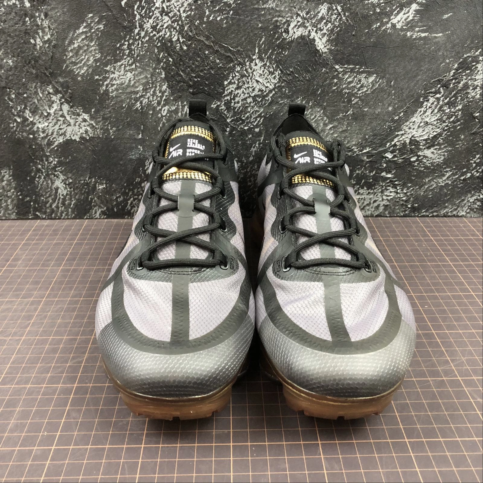 Cooling system Air VaporMax 2019 VM3 Black Metallic Gold AR6631-002
