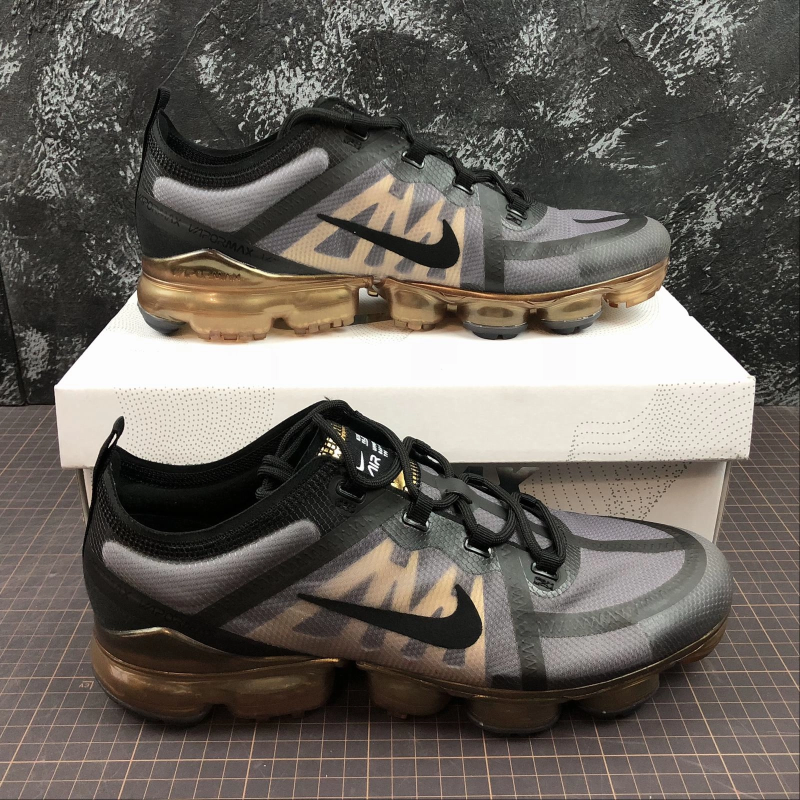 Air VaporMax 2019 VM3 Black Metallic Gold AR6631-002 SlipResistant