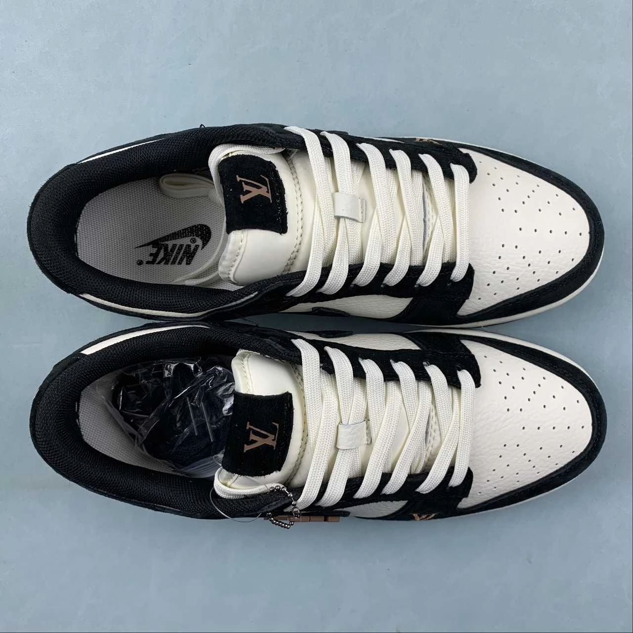 Multi Terrain Comfortable Jog LV x SB Dunk Low Suede Cream White Brown FC1688-147