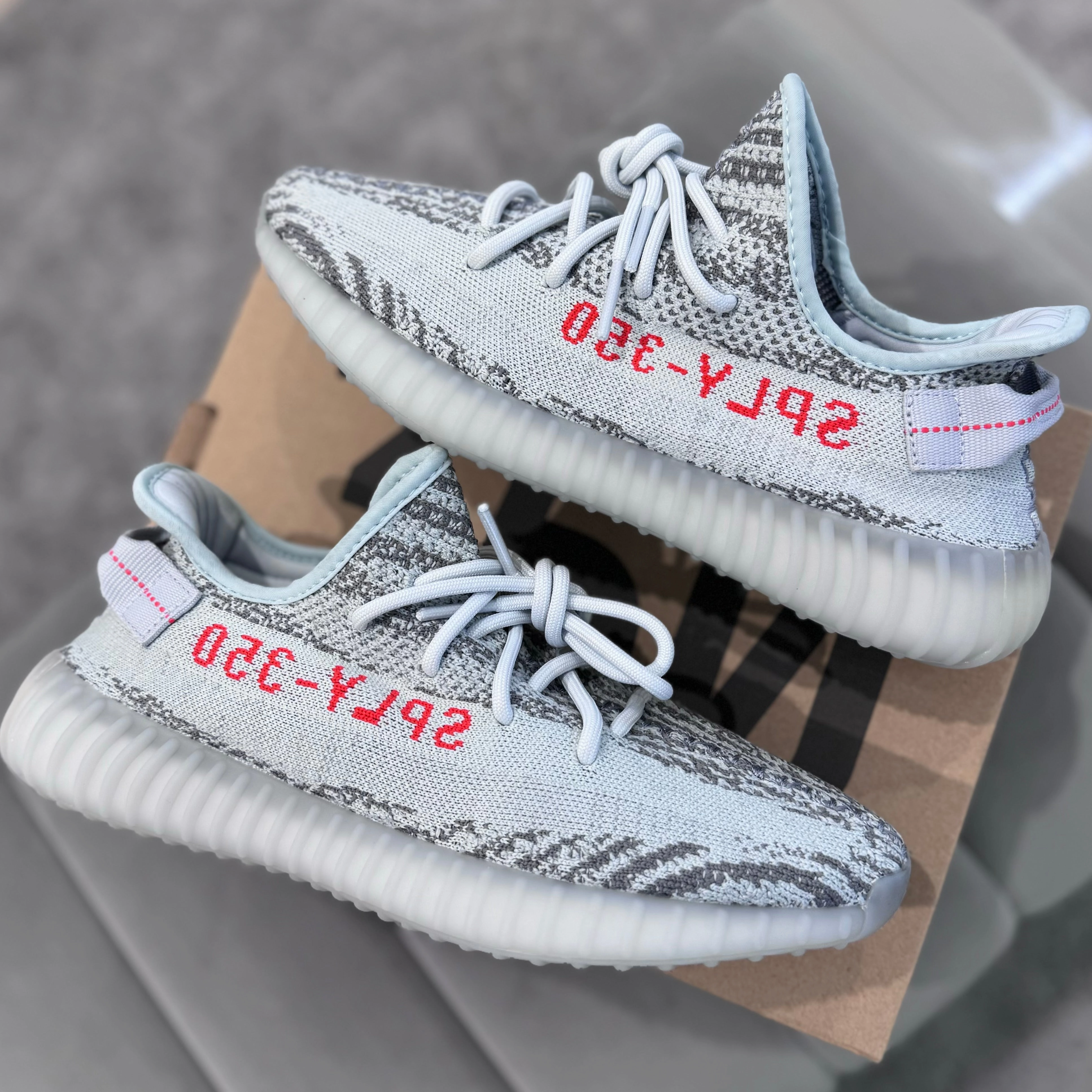 Pull Step YEEZY 350 V2 'BLUE TINT'