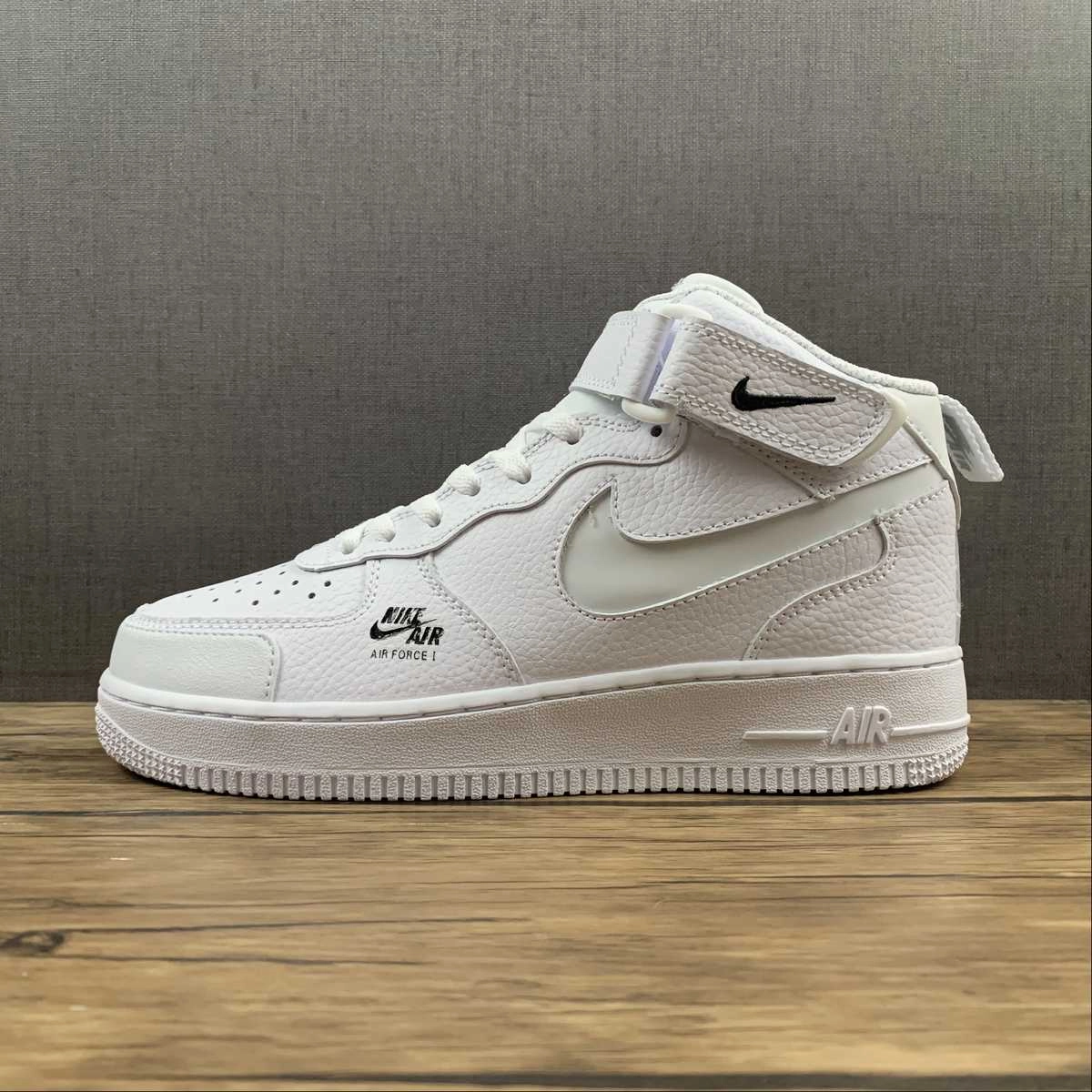 Reinforced heel Classic Lines Air Force 1 07 Mid Premium White Black CU3088-606