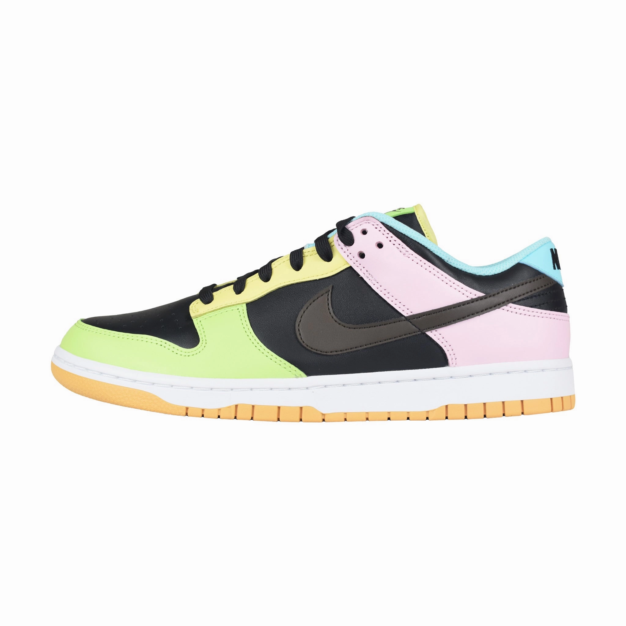 Nike Dunk Low SP - Free 99 Ventilated Footbed System Weather Resistant Finish