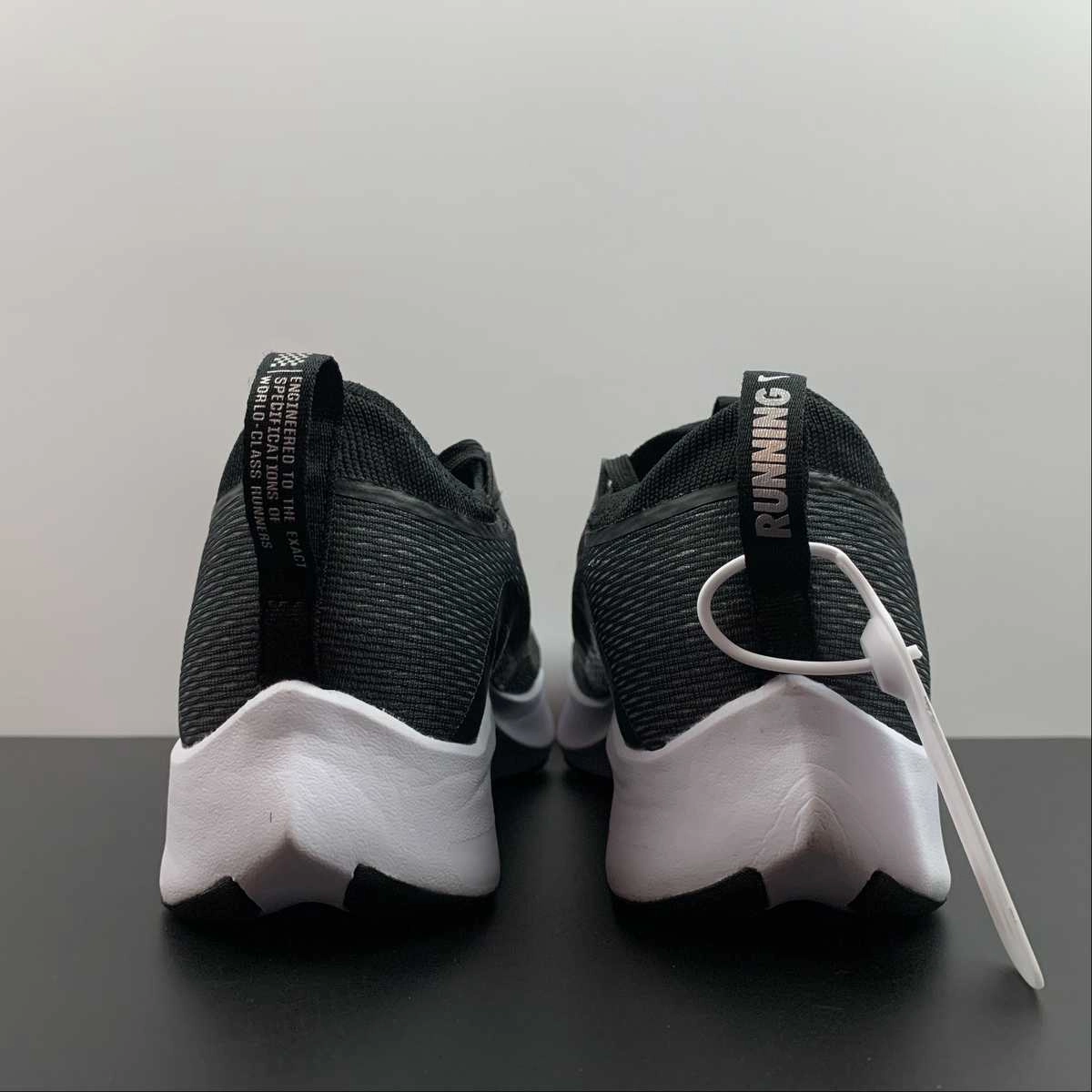 Fresh Motion Flexibility Zoom Fly 4 Balck White-Off Noir CT2401-001