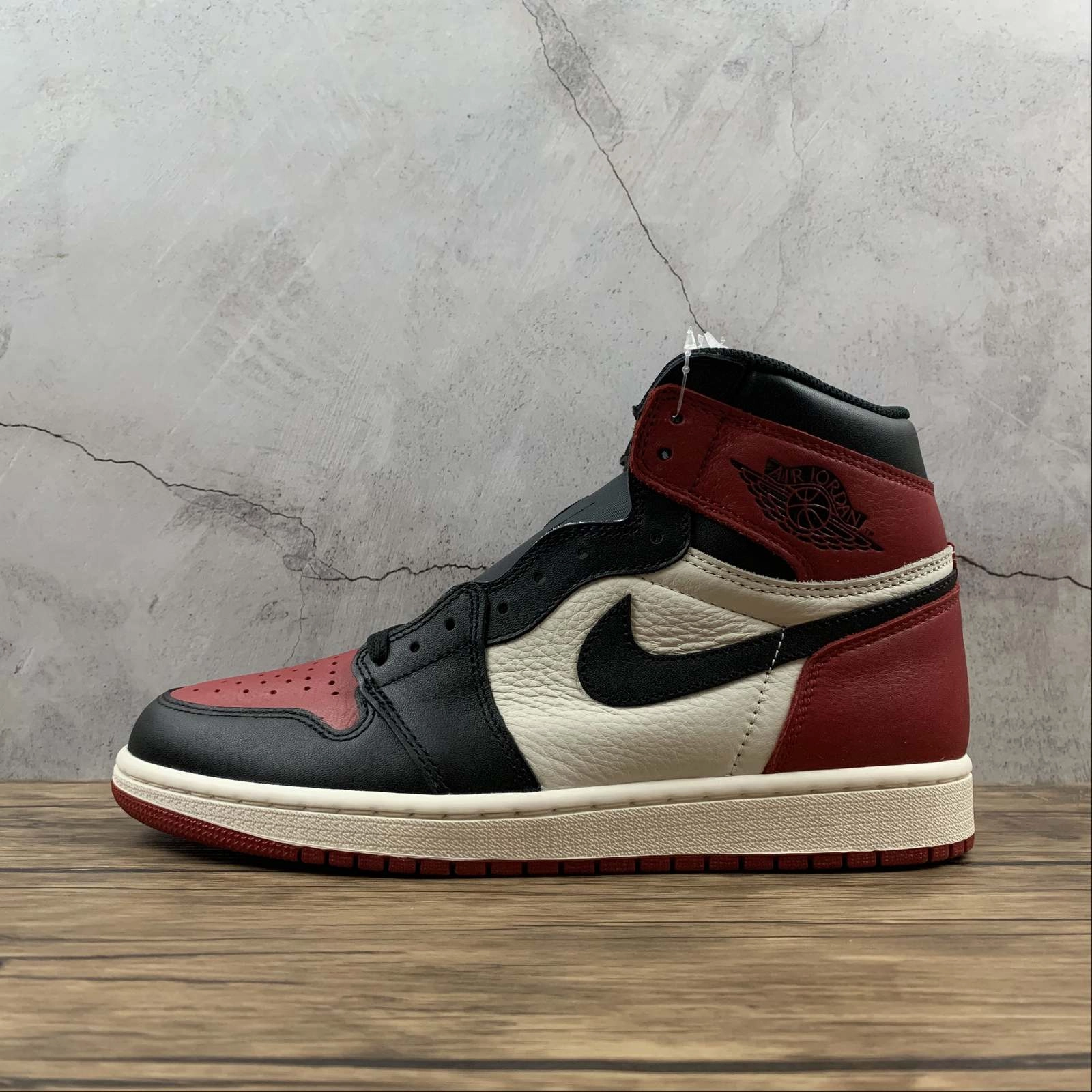 Air Jordan 1 High OG Gym Red Black-Summit White 555088-610 Rolling Motion Compression Activated Fit