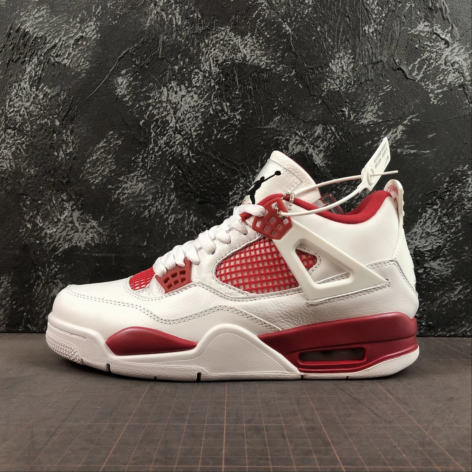 Shock Diffusion Midsole Zip Closure Air Jordan 4 Retro White Black-Gym Red 308497-106