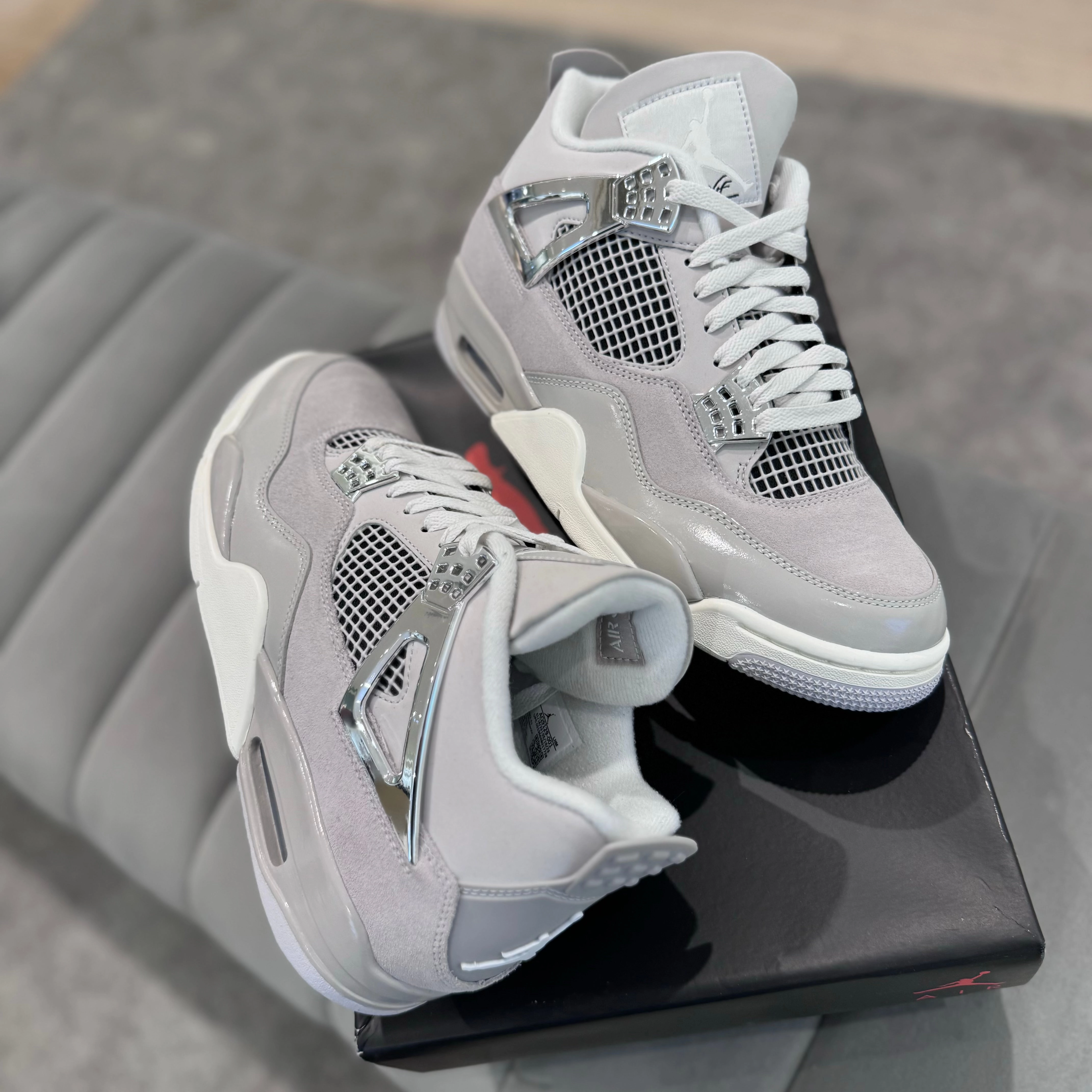 Odor Control Fabric JORDAN 4 'FROZEN MOMENTS??