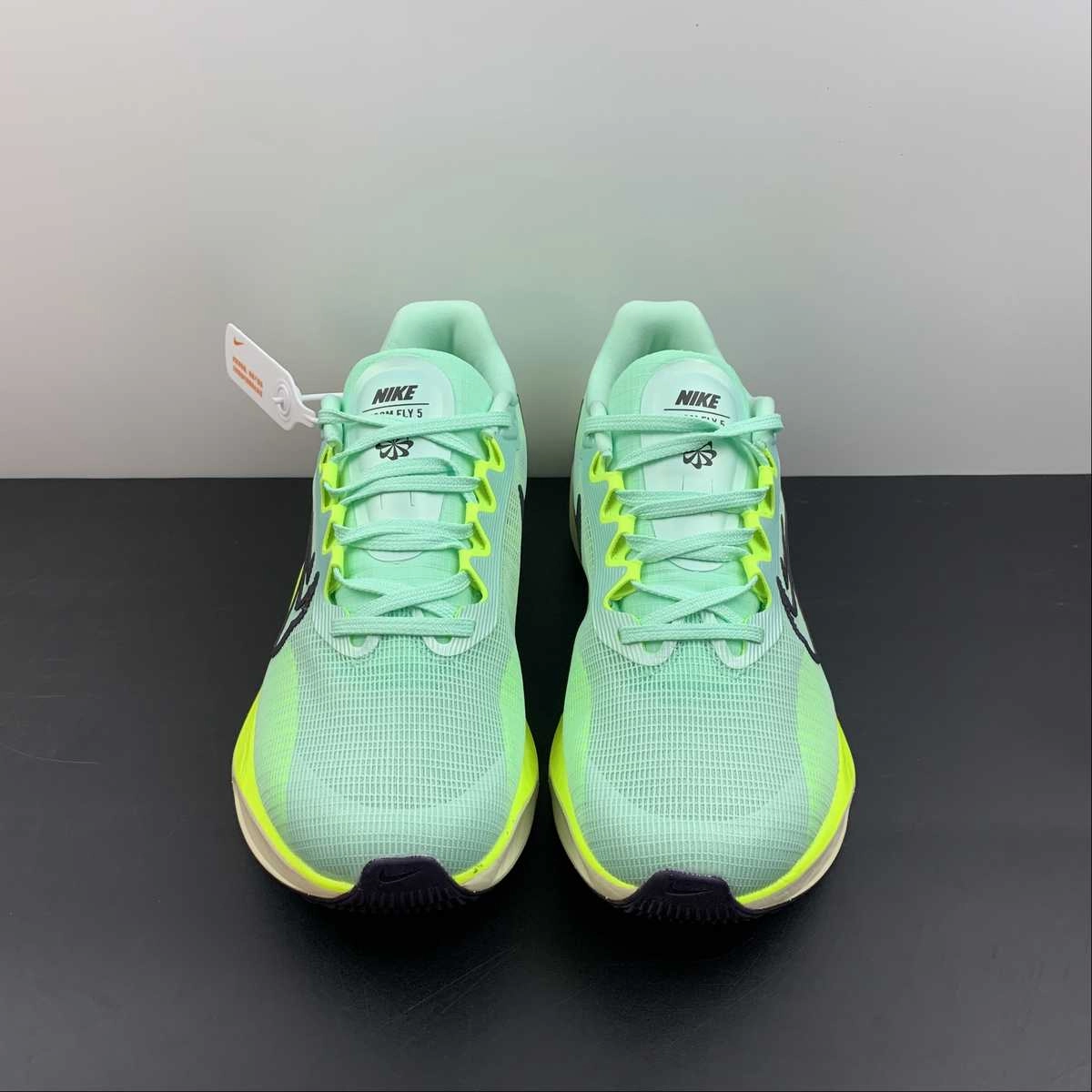 Zoom Fly 5 Mint Foam Ghost Green Coconut Milk DM8968-300 Midsole density balances softness and support