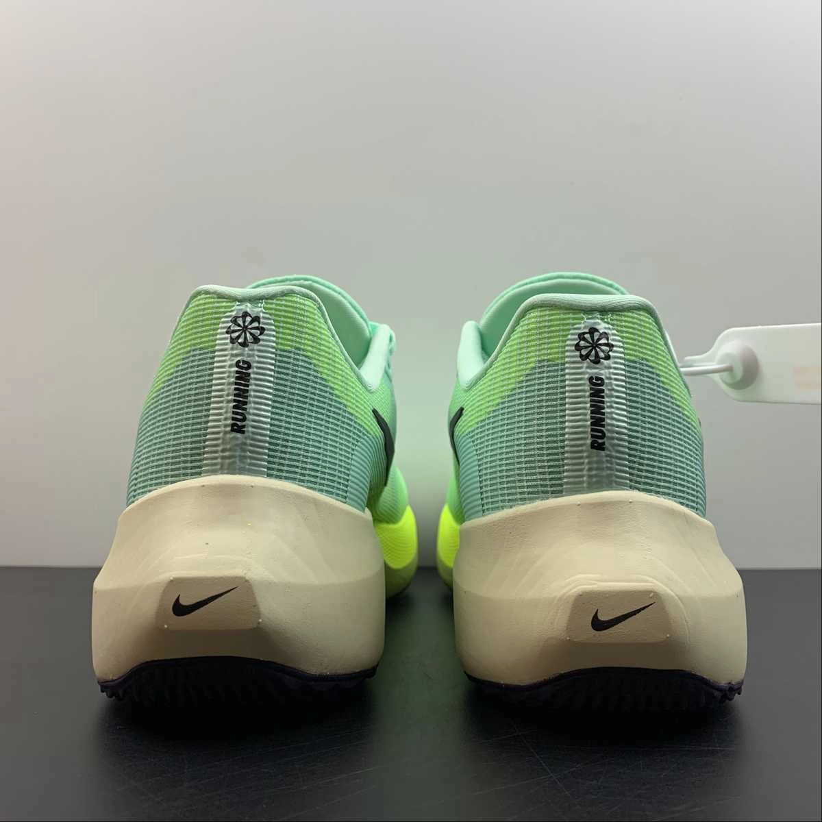 Zoom Fly 5 Mint Foam Ghost Green Coconut Milk DM8968-300 Comfort System Every Step