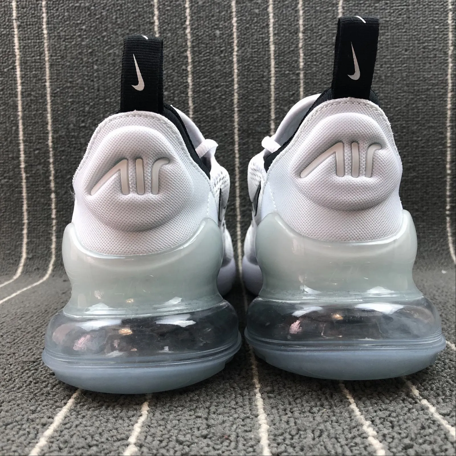 complex design running on the treadmill Air Max 270 White Black White AH8050-100