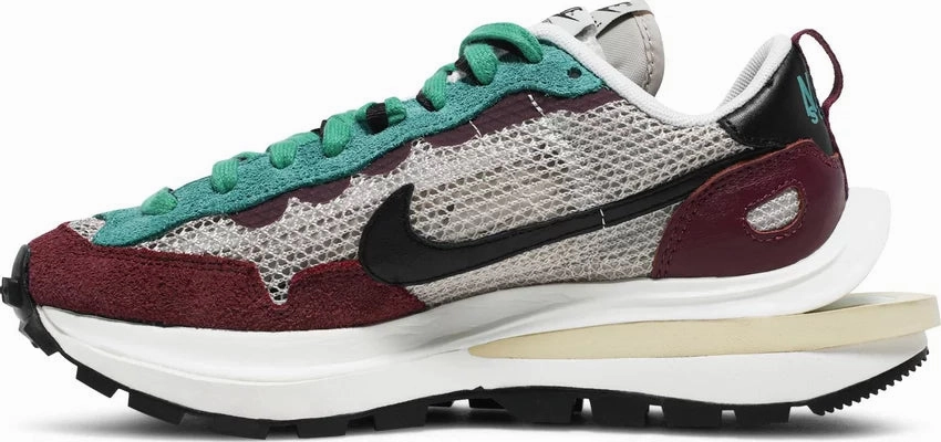 Speed - improving Nike Sacai VapourWaffle Villain Red