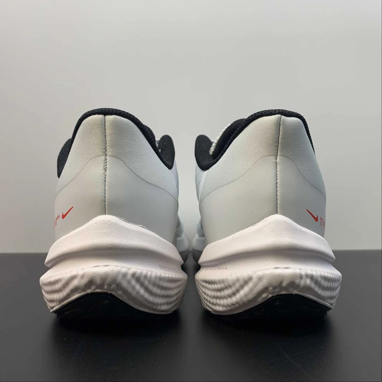 Air Winflo 9 Photon Dust Red Platinum Tint Black DD6203-009 Knee friendly Stable base