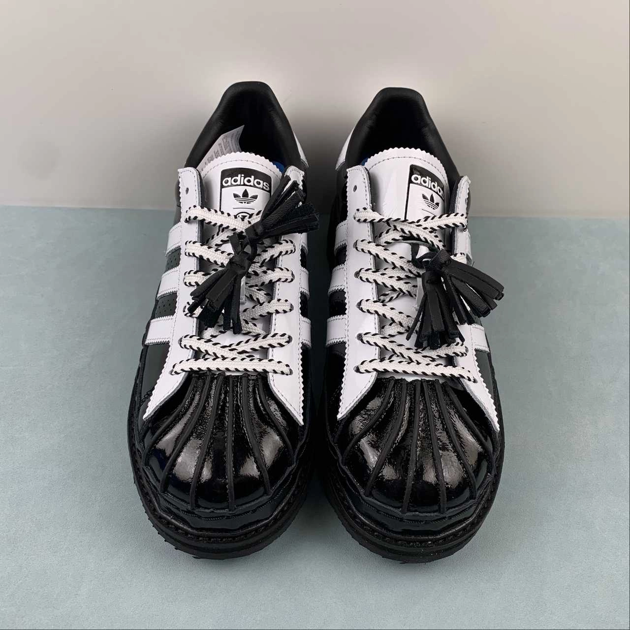logo - laced shoes Clot x Adidas Superstar Core Black Cloud White IH3131