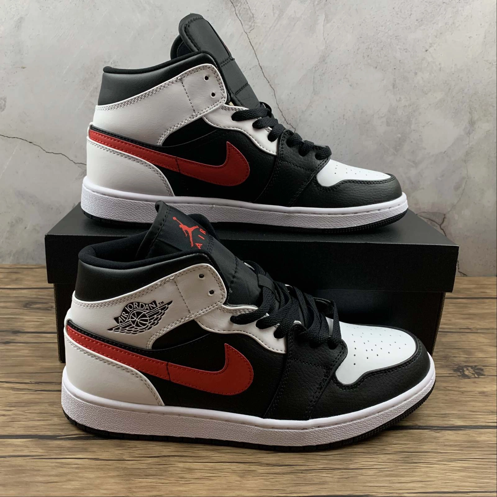 Hybrid Cushioning Air Jordan 1 Mid Black White Red (2021)