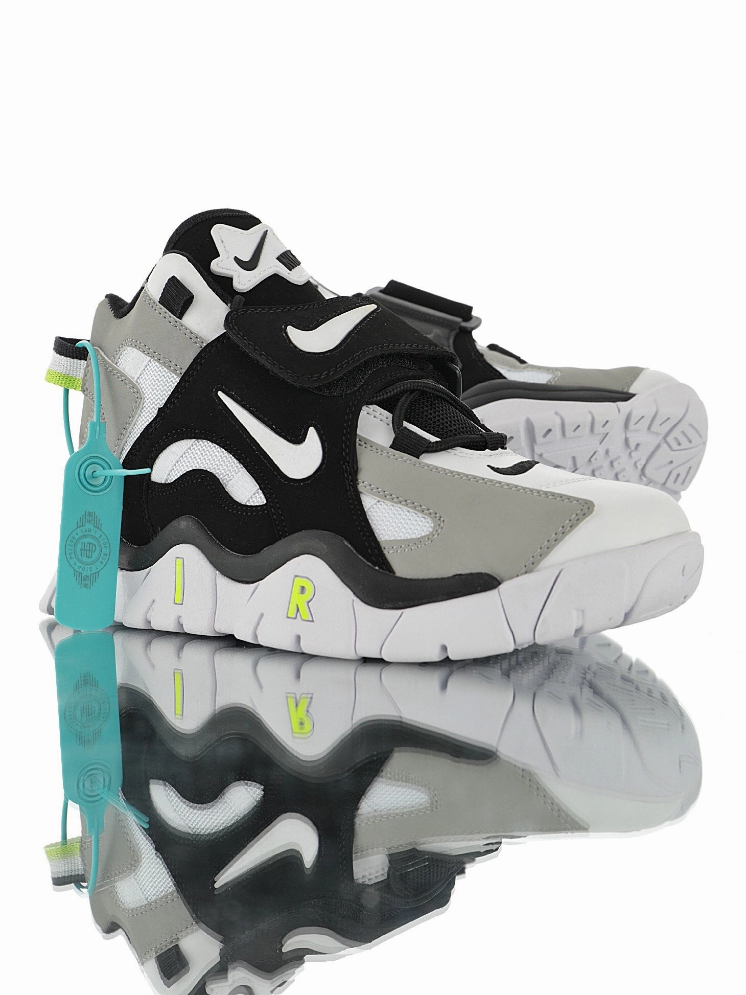 Air Barrage Mid QS White Black Grey Volt CD9329 009 taekwondo shoes