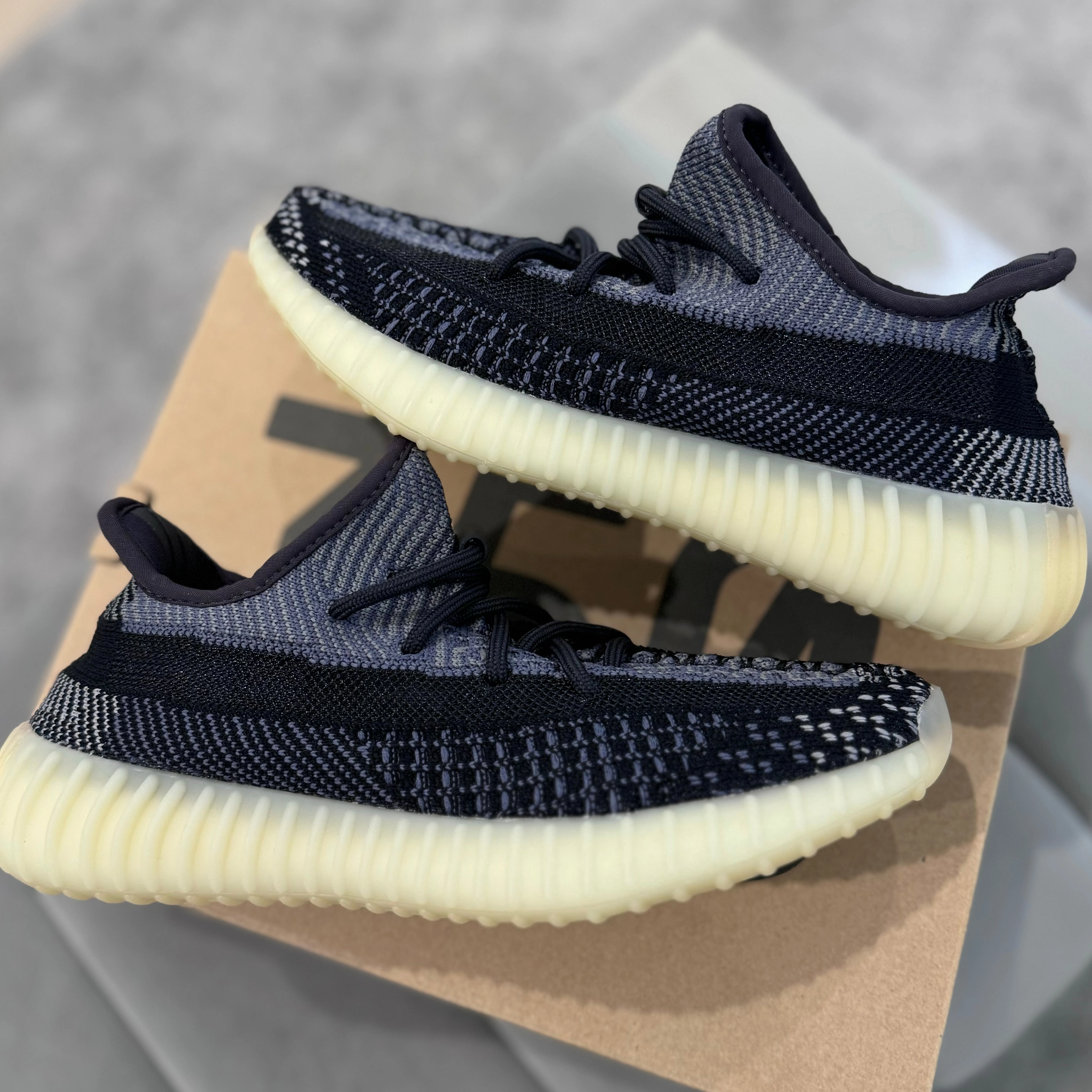 YEEZY 350 V2 ??CARBON?? Step Grip Link Walk