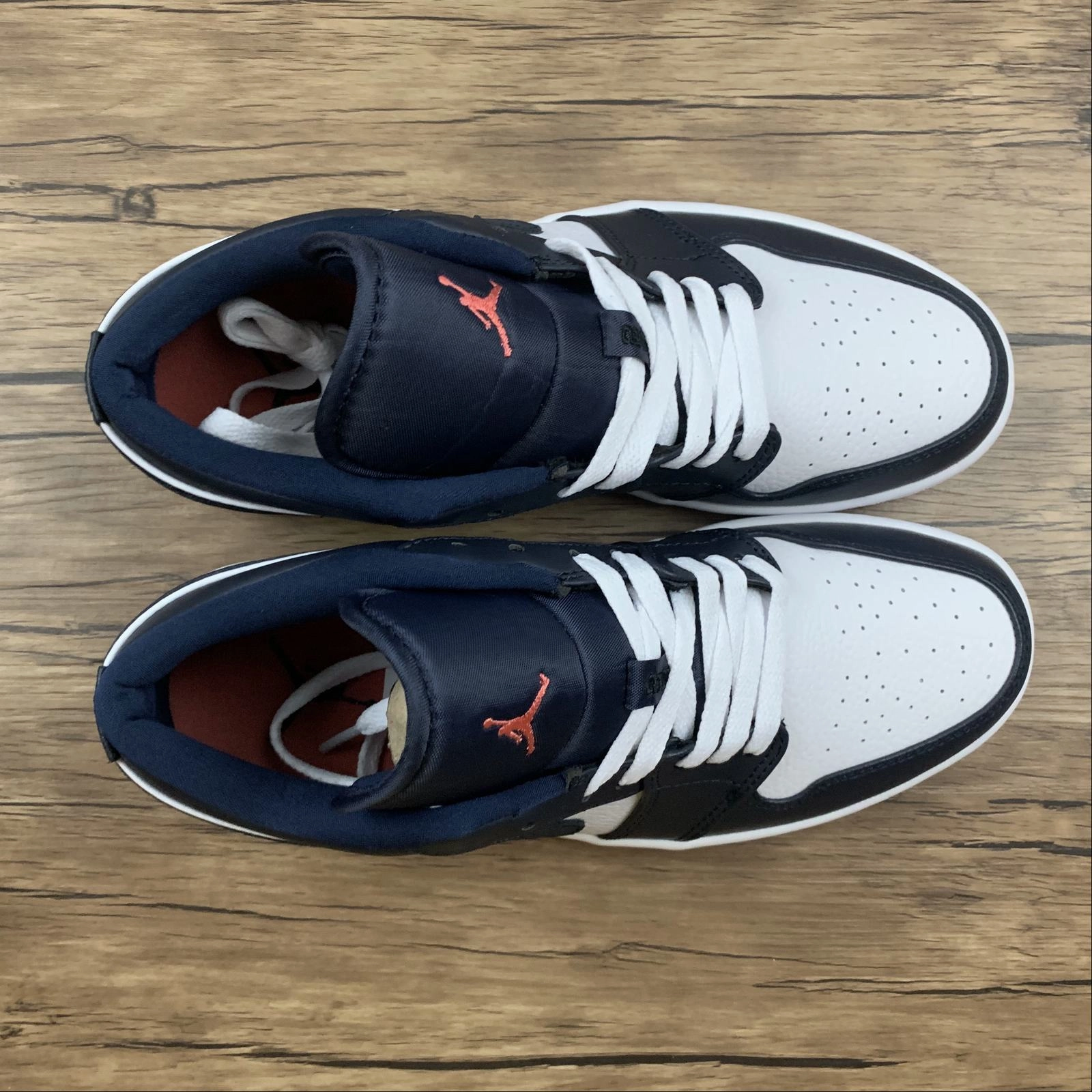 Air Jordan 1 Low Obsidean Ember Glow-White 553558-481 Flexibility Anti   Slip Feature