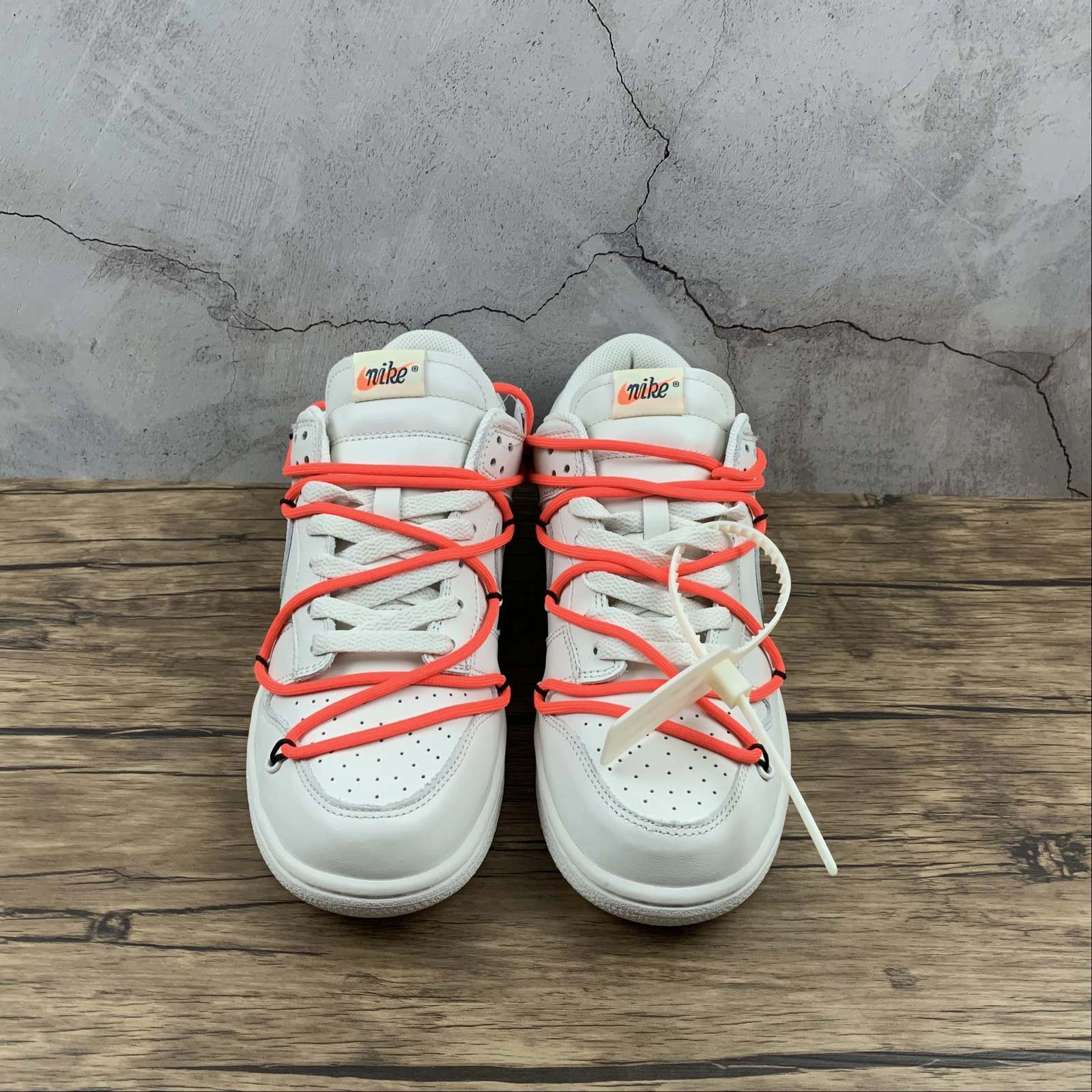 Dunk Low LTHR OW FUTURA Beige CT0856-900 On Trend Ultra Flex