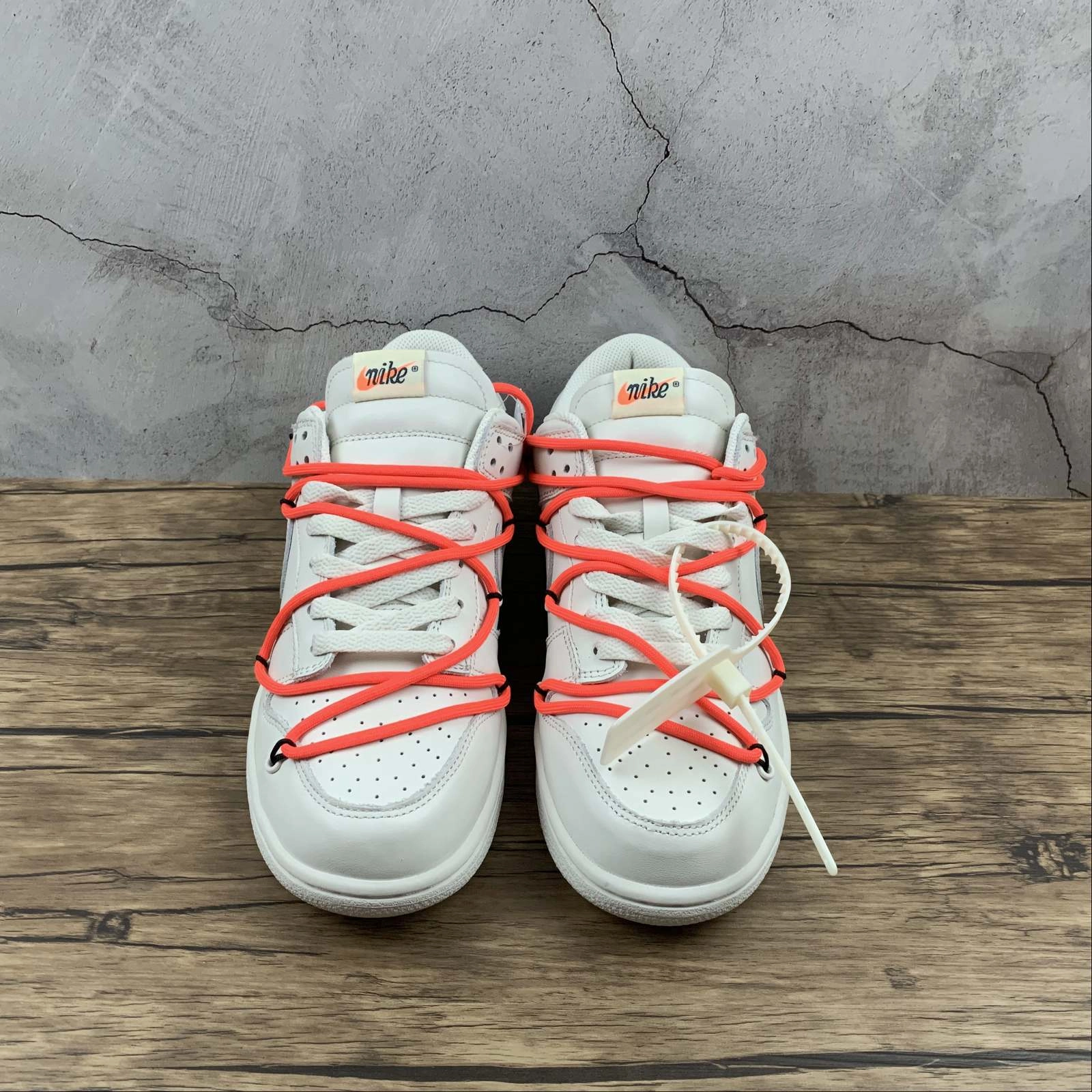 Padded chic Urban Pace Dunk Low LTHR OW FUTURA Beige CT0856-900