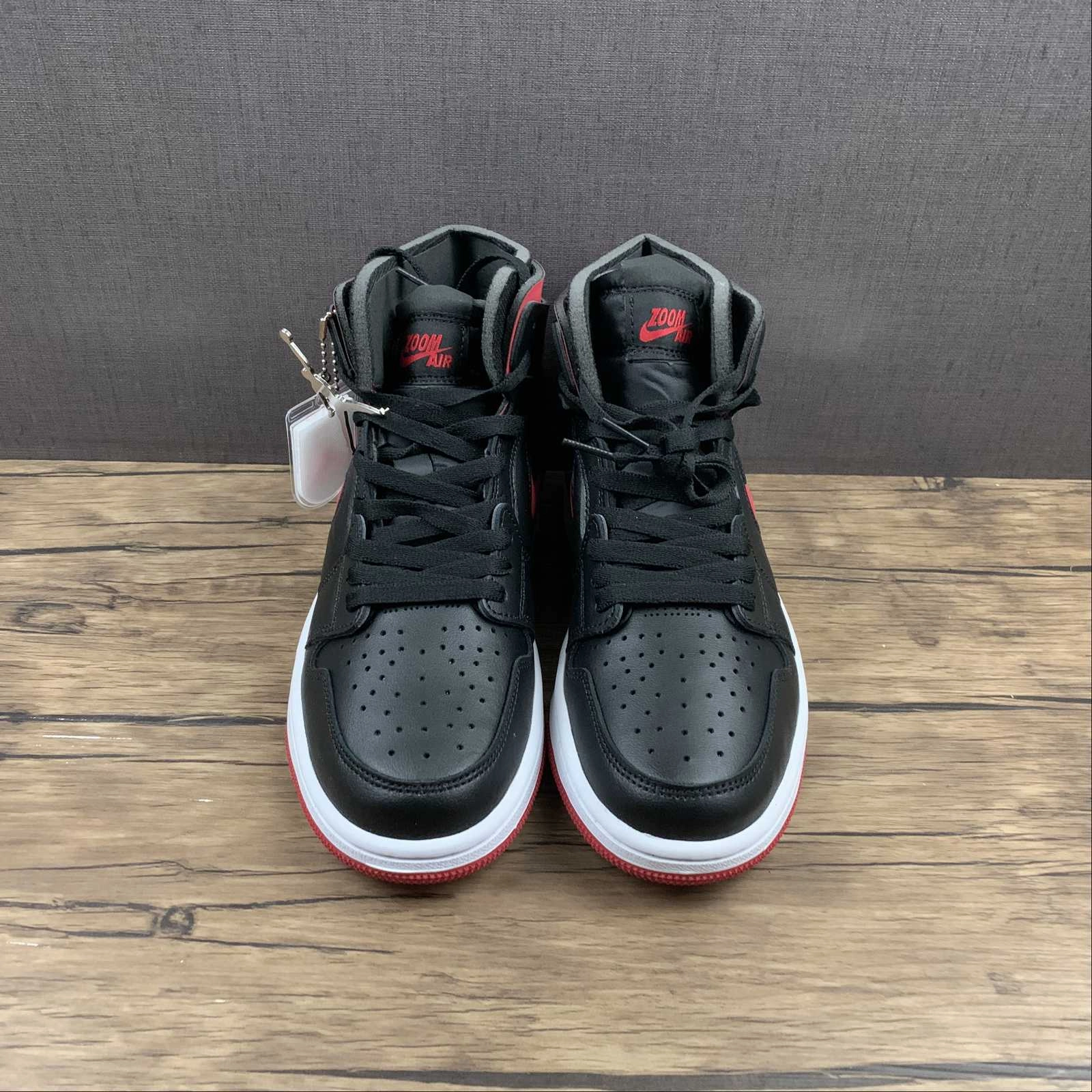 Supportive frame Air Jordan 1 High Zoom Comfort Bred University Red Black White CT0979-006