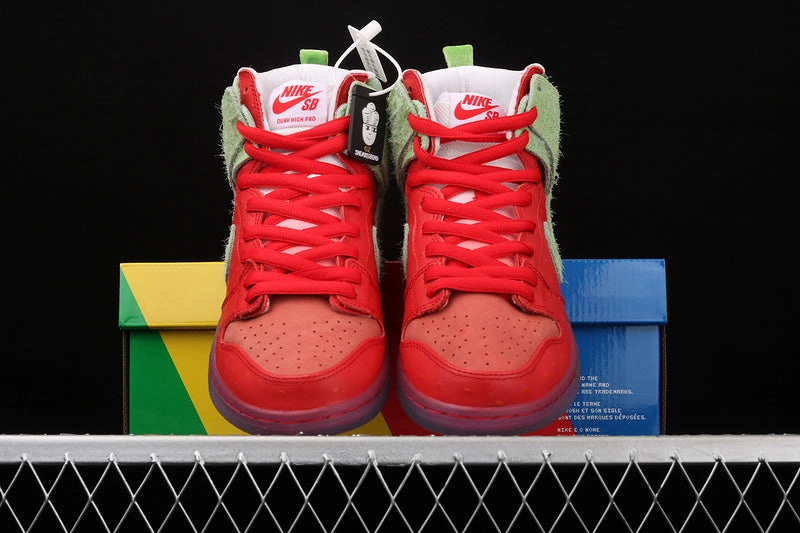 Comfort Padding System SB Dunk High Pro QS Strawberry Cough University Red Spinach Green CW7093-600