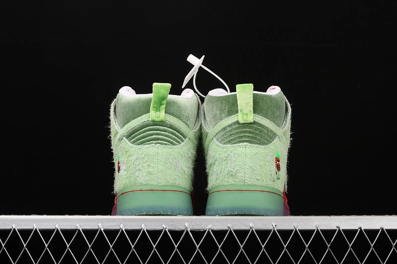 Training Mode SB Dunk High Pro QS Strawberry Cough University Red Spinach Green CW7093-600