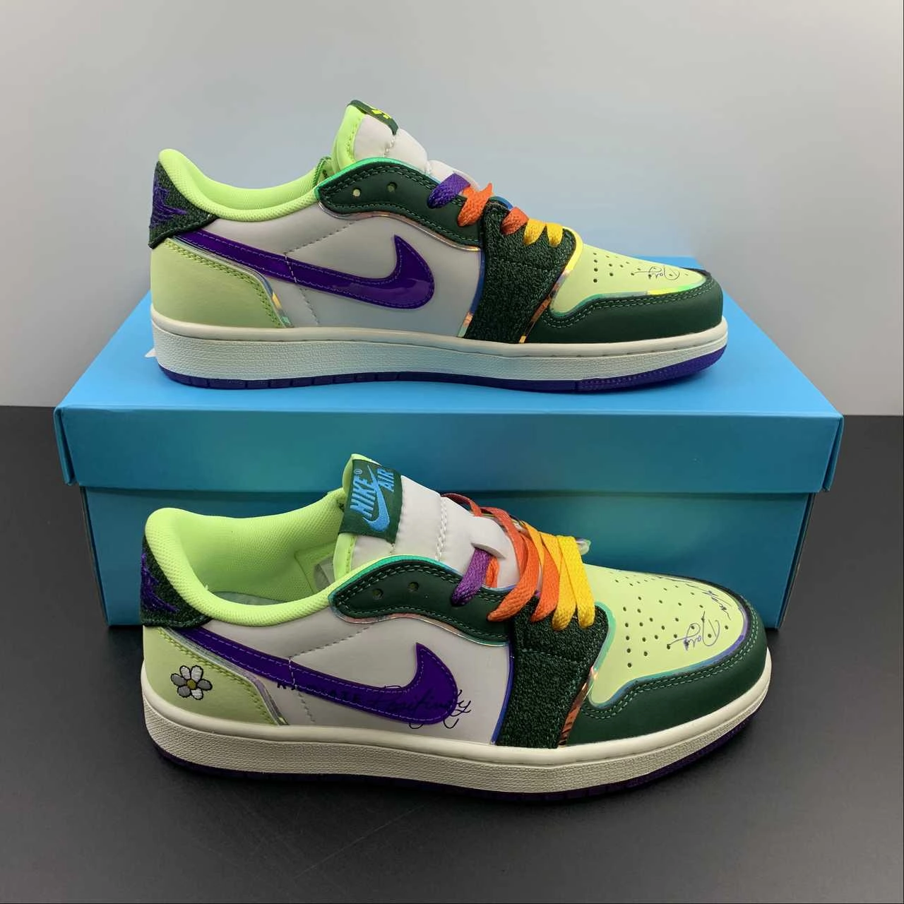 Air Jordan 1 Low OG Doernbecher Gorge Green Court Purple Bar. Volt Sail FD9665-351 Resilient Touch