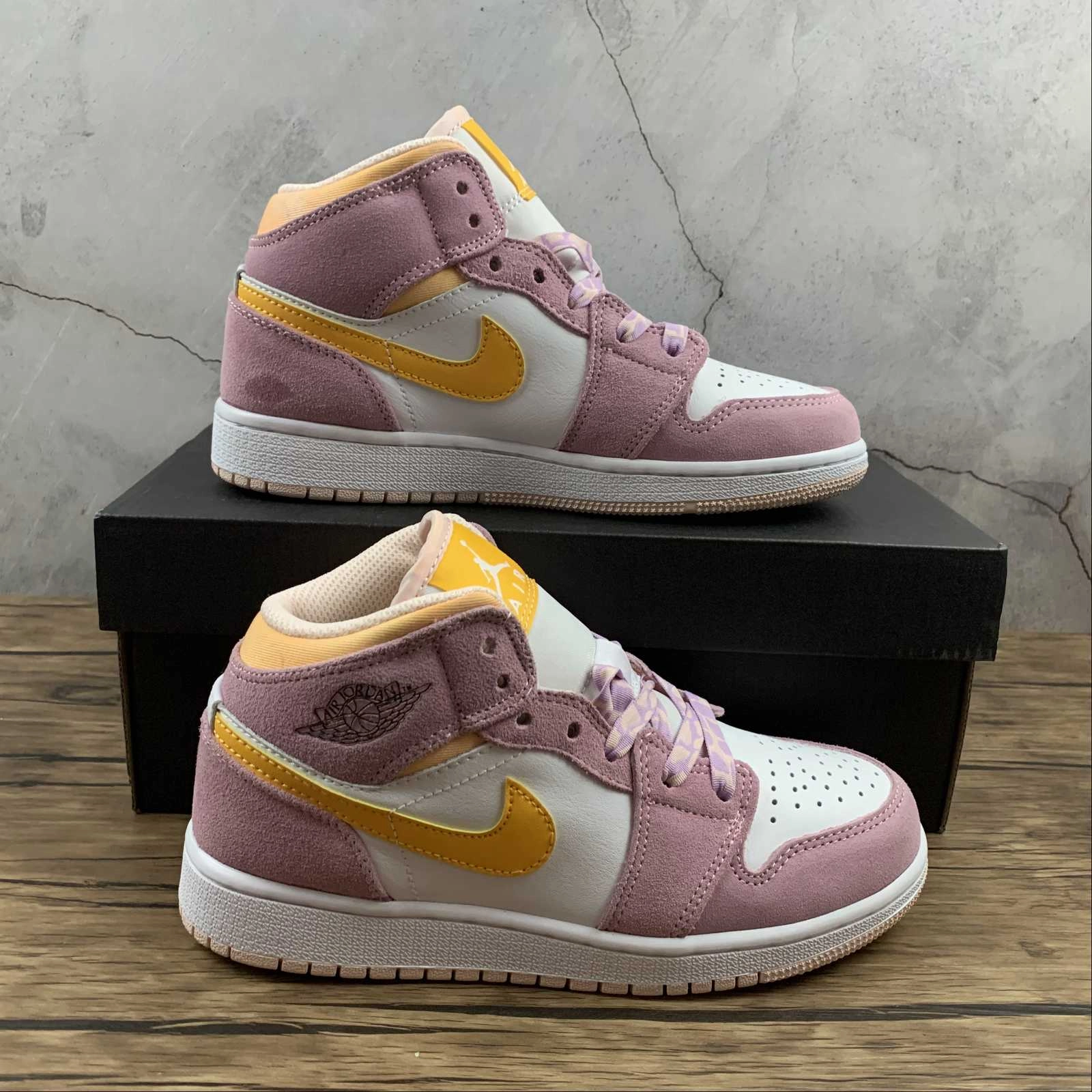 Flexible Outsole Flexure Grounded Footbed Air Jordan 1 Mid SE (GS) Lt Arctic Pink University Gold (2021) DC9517-600