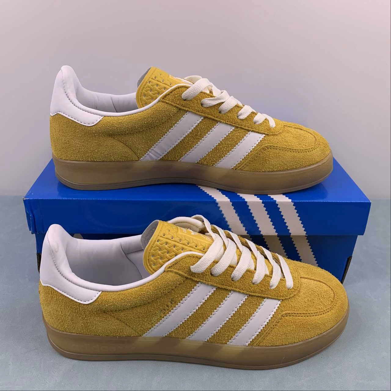 Adidas Gazelle Indoor Orange Peel Cloud White Gold Metallic HQ8716 Run Meet Relax Vibe