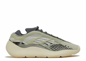 Yeezy 700 V3 Fade Salt Unbeatable fit Contoured Heel Cup