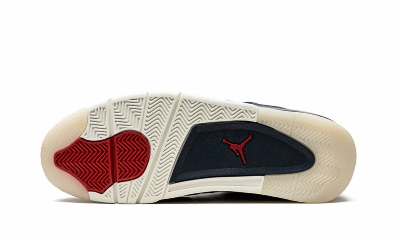 Air Jordan 4 Retro SE Deep Ocean Stitched Toe Box Move Smooth