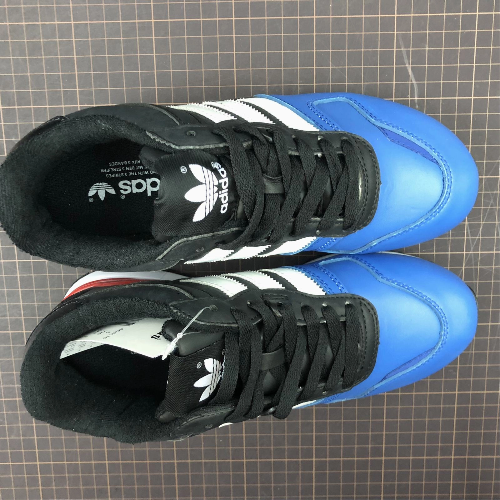 Foot - stability Adidas ZX700 Royal Black White AQ5315