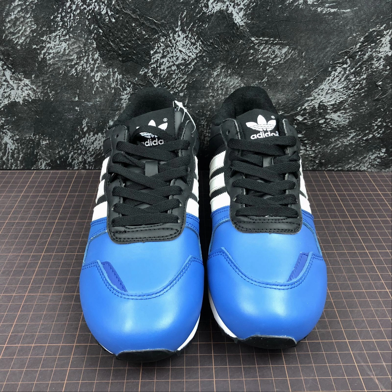 pronation - control rubber shoes Adidas ZX700 Royal Black White AQ5315