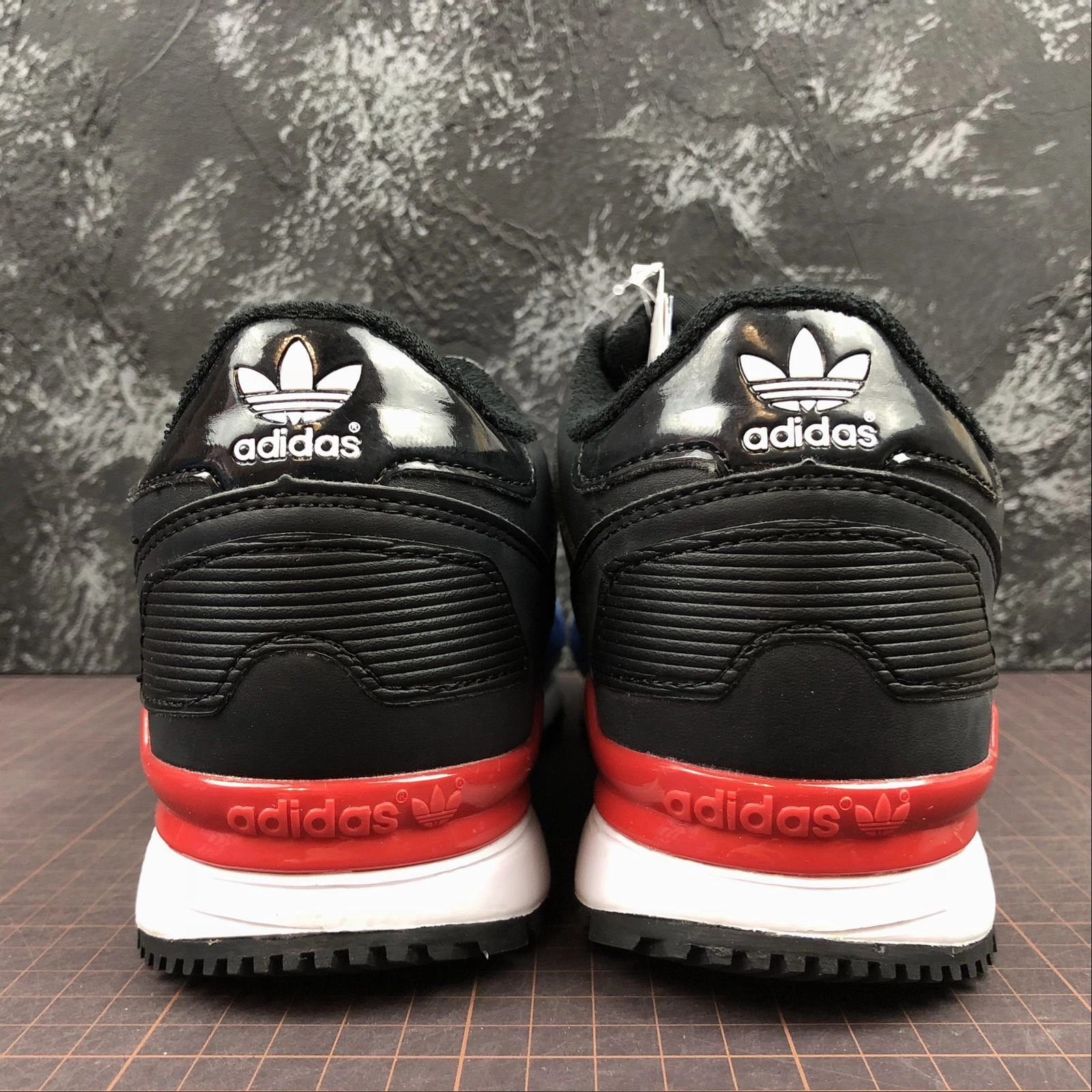 Adidas ZX700 Royal Black White AQ5315 squash shoes