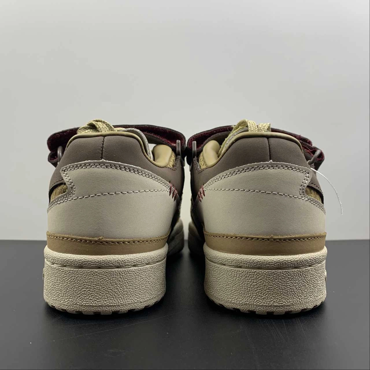 anti static Adidas Forum 84 Low Clear Brown Cardboard