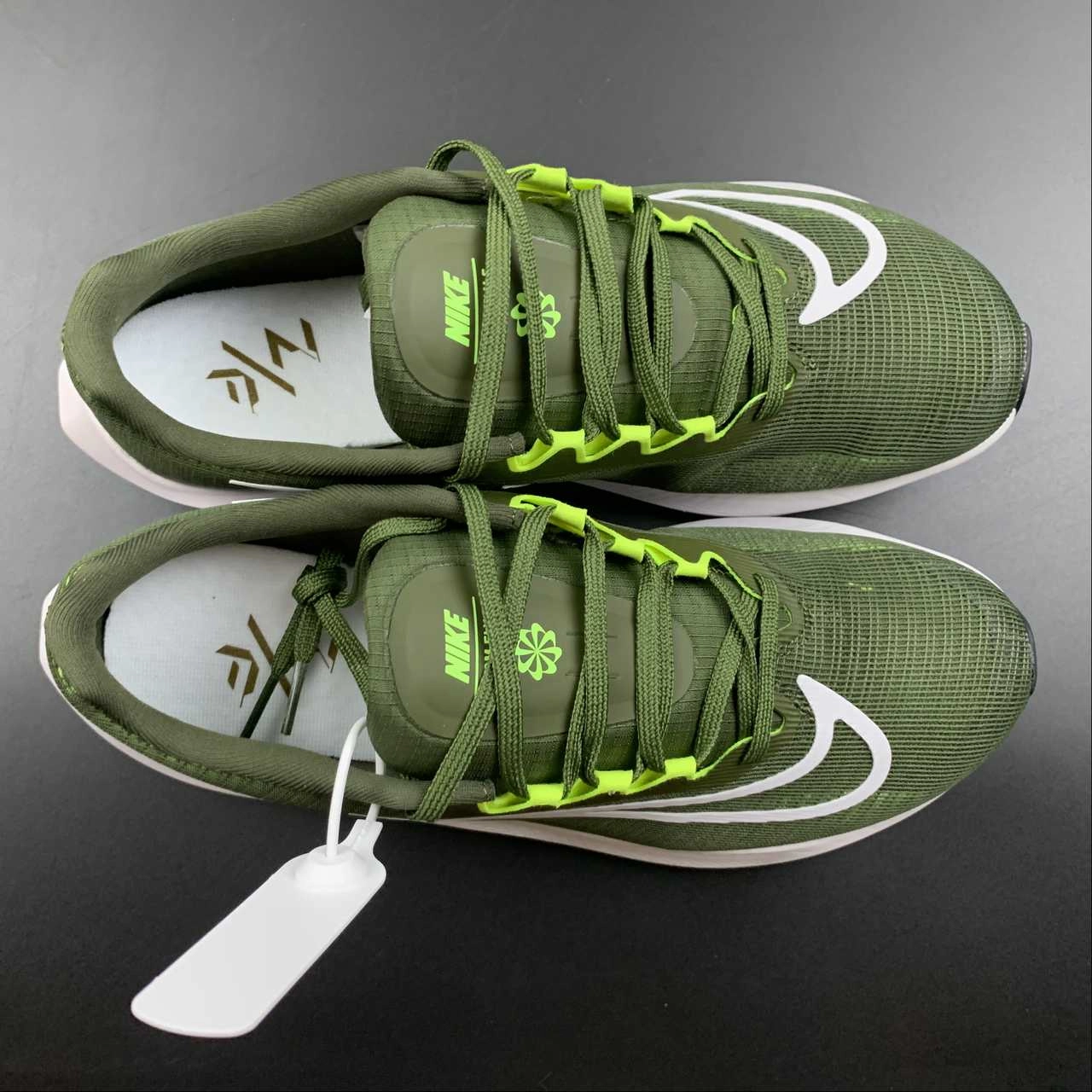 Zoom Fly 5 Olive Green Black-White DM8968-301 Minimal Look