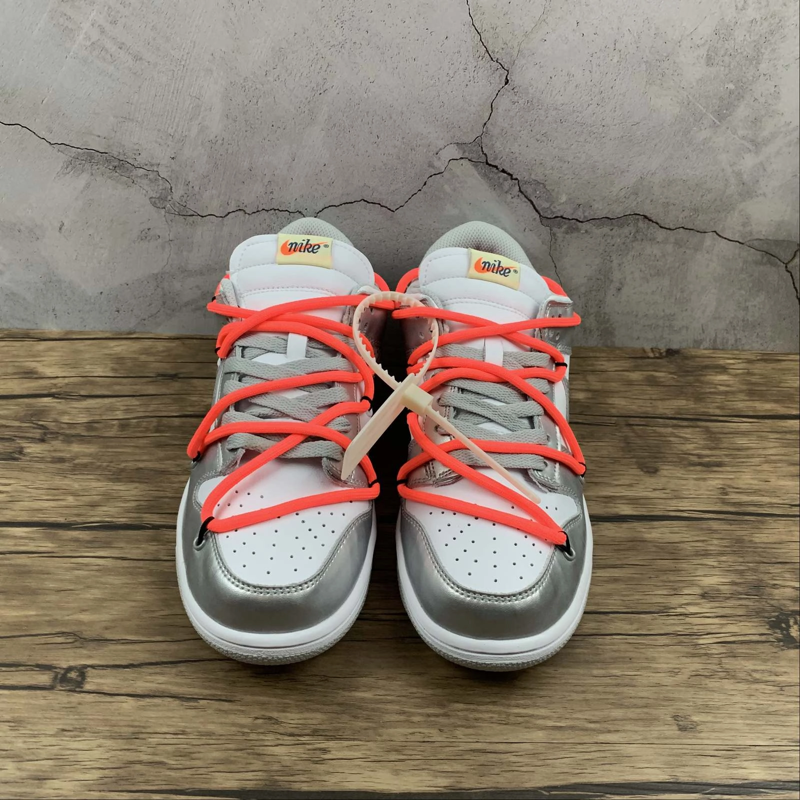 Dunk Low LTHR OW FUTURA Silver White CT0856-100 Molded Heel Cushion Professional Footwear