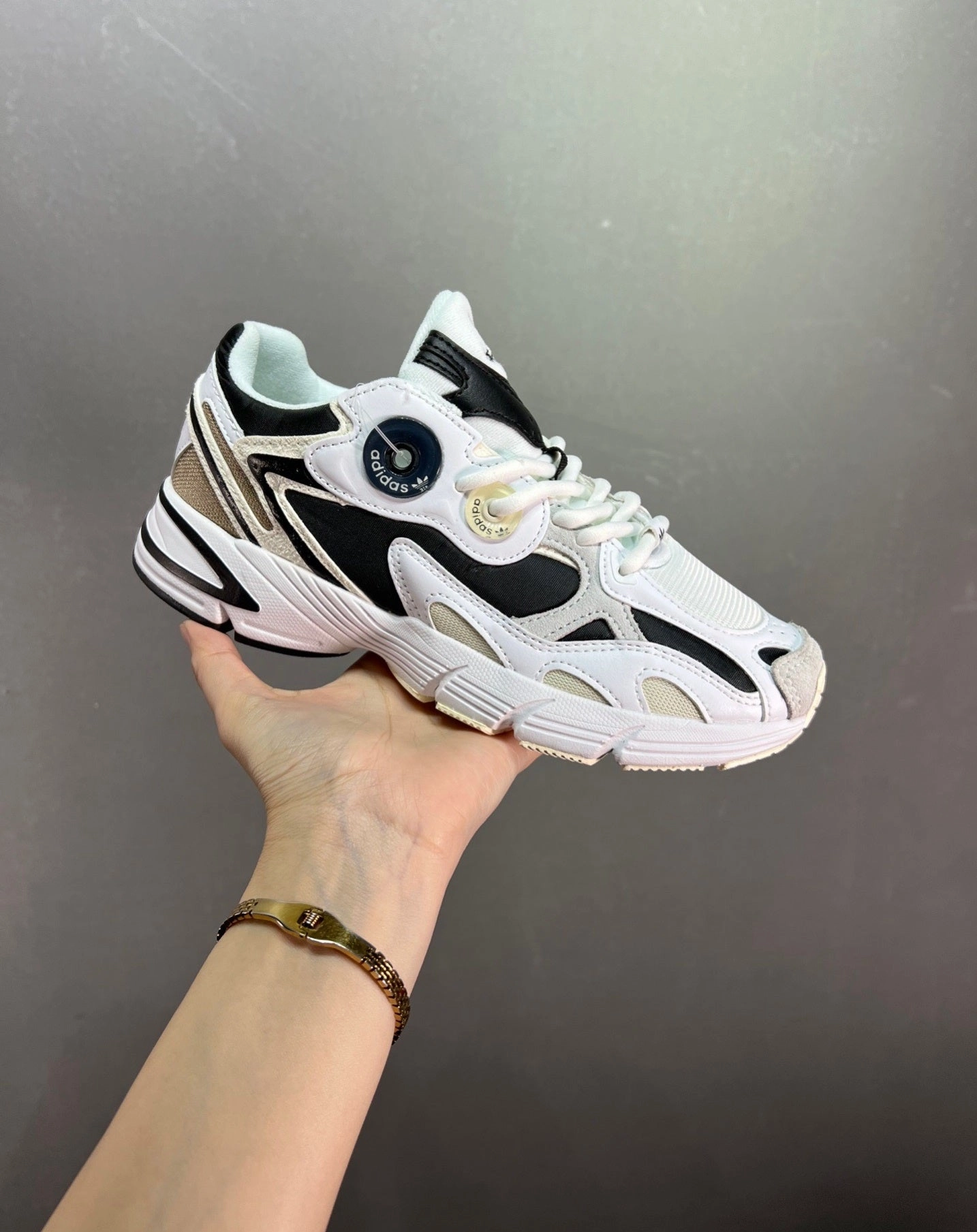 long - distance endurance Adidas Astir Cloud White Core Black Cream White GY9549