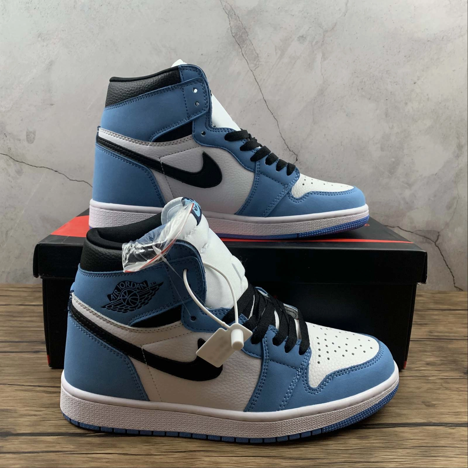 Air Jordan 1 Retro High OG Big Snow Blue (2021) 555088-134 Retro-inspired Flexibility
