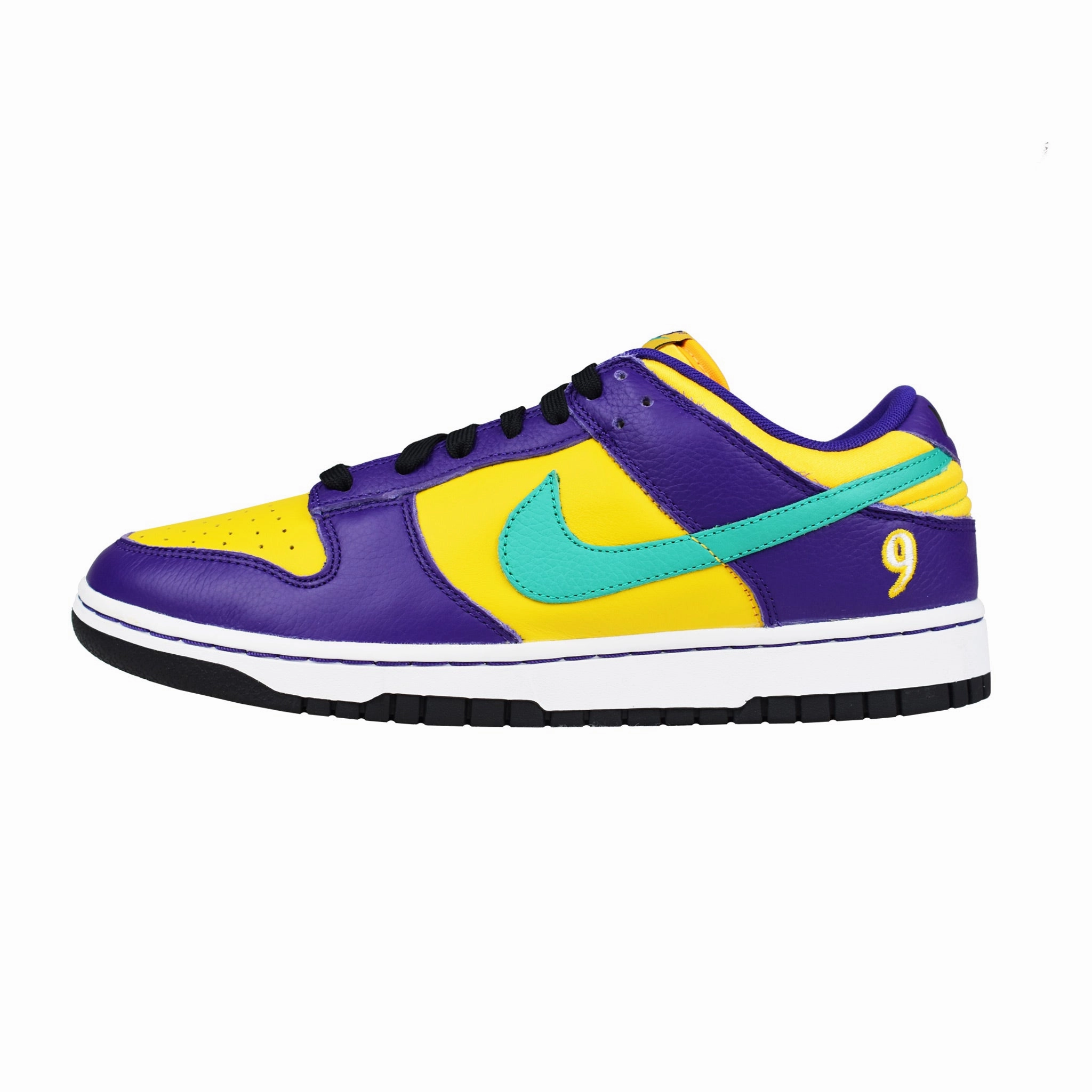 Structured Choice Seamless Upper Nike Dunk Low LX - Lisa Leslie