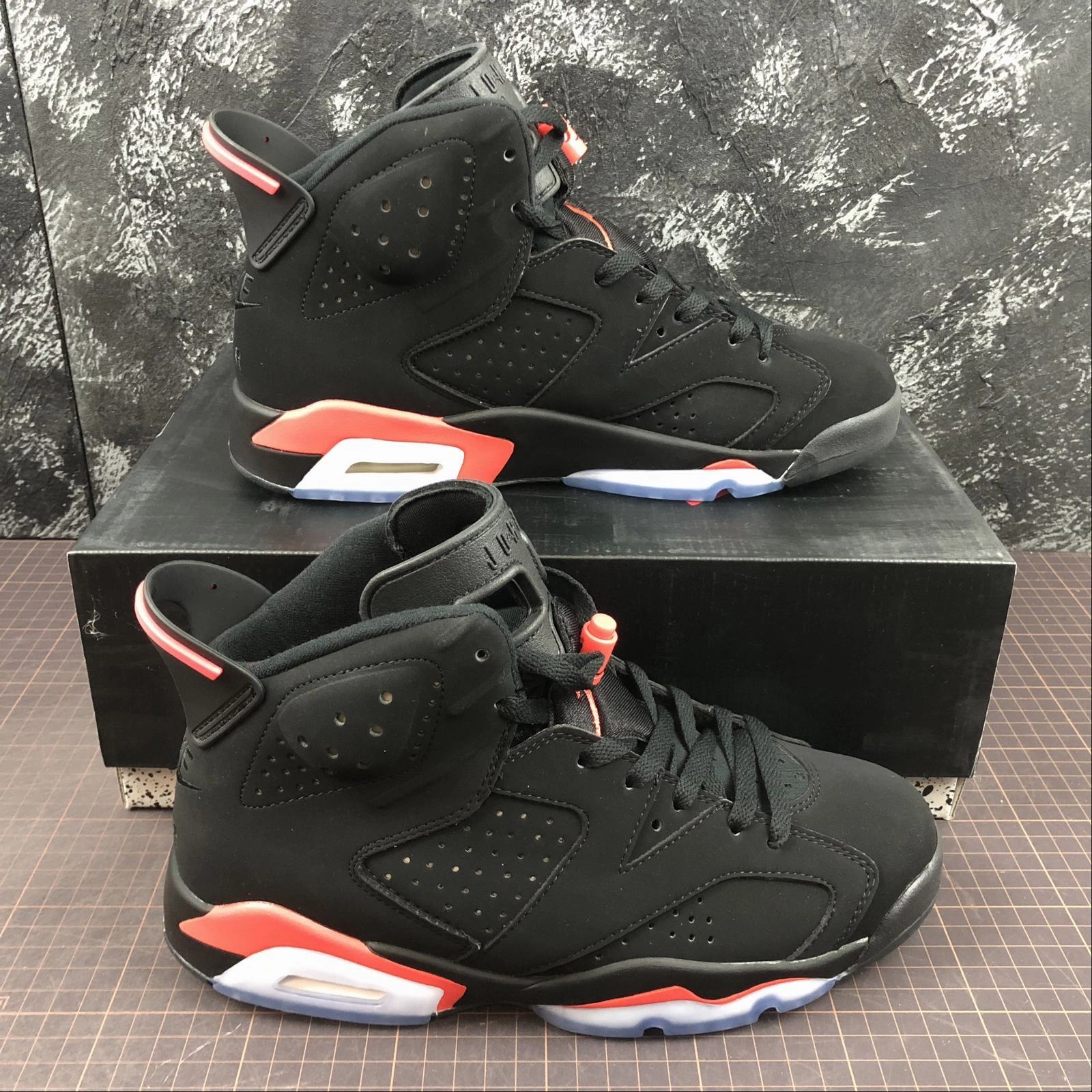 Flexibility Boost Air Jordan 6 Retro Black Infrared 384664-060