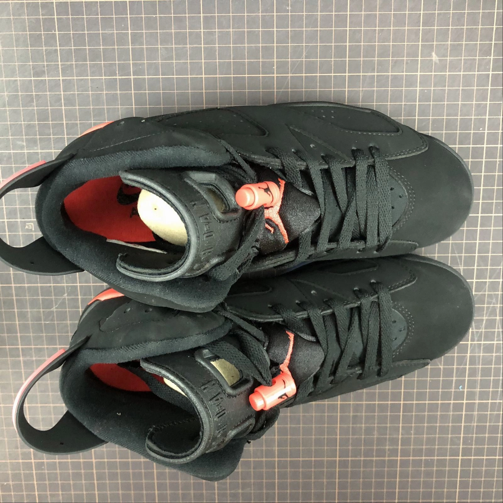 Supportive Design Multi Density Foam Layering Air Jordan 6 Retro Black Infrared 384664-060