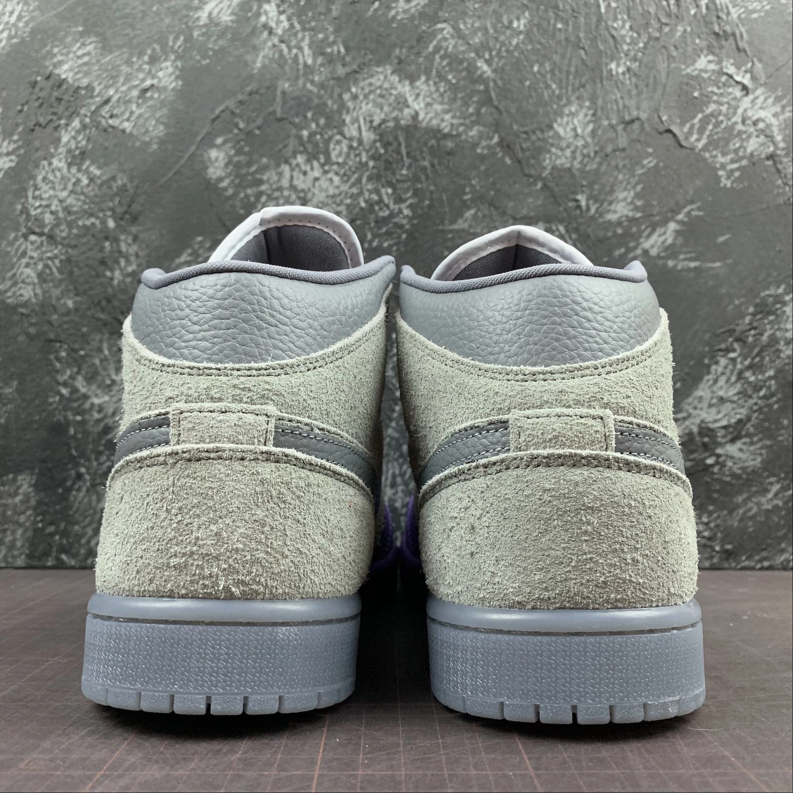 Air Jordan 1 Mid SE Cool Grey Cool CW5897-005 Effortless Walk