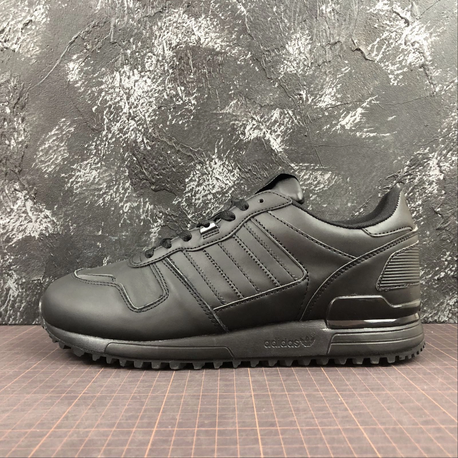 Adidas ZX700 Black Black Black S80528 Gravel Terrain Vegan - friendly