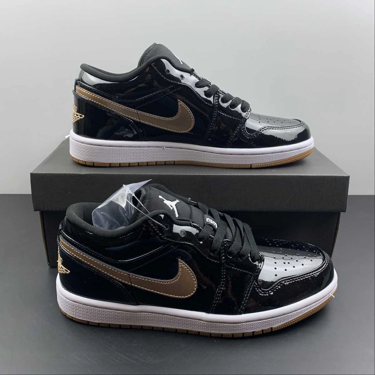 Air Jordan 1 Low Black Gold 554723-032 Snug Ankle Hugger Dynamic Lacing System