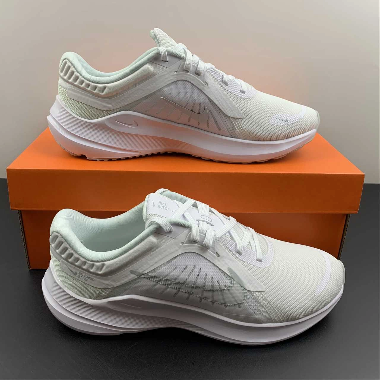 Power Lifting Wide forefoot base improves balance in motion Nike Quest 5 White Pure Platinum-White DD0204-100