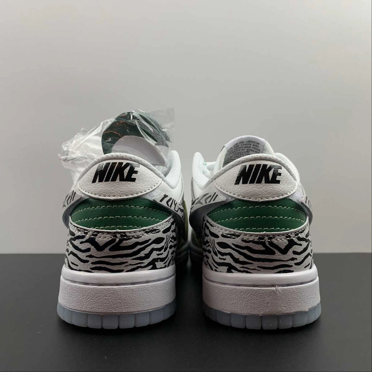 Impact Resistant Toe Cap Ultra-soft feel SB Dunk Low Doernbecher Zoe White Black Green Yellow DR7305-100
