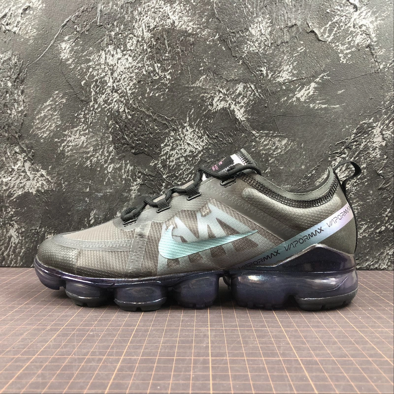 Air VaporMax 2019 Run Utility Black Blue Multi Color AR6631-001 Cushioned durability