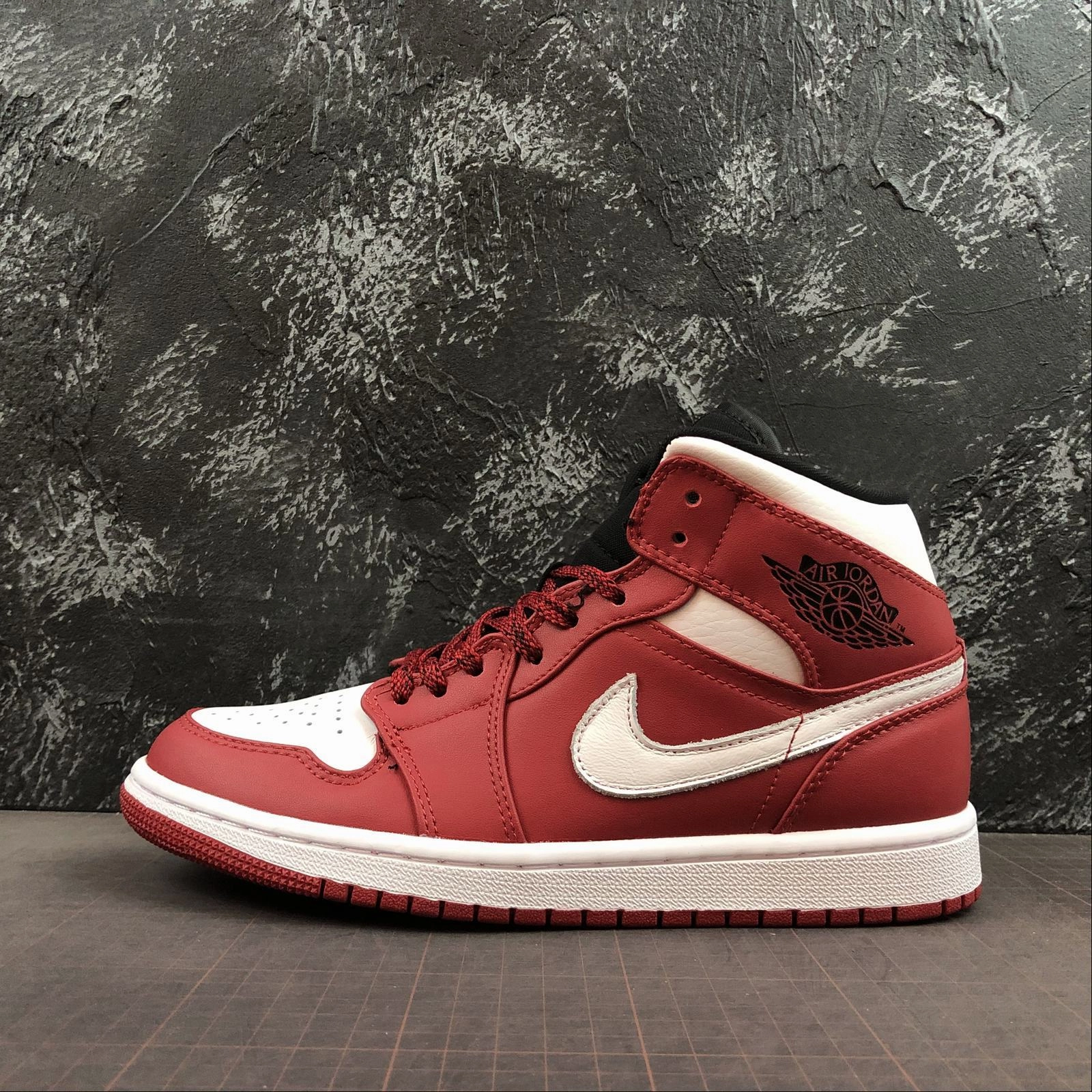 Style Air Jordan 1 Mid Gym Red Black White 554724-605