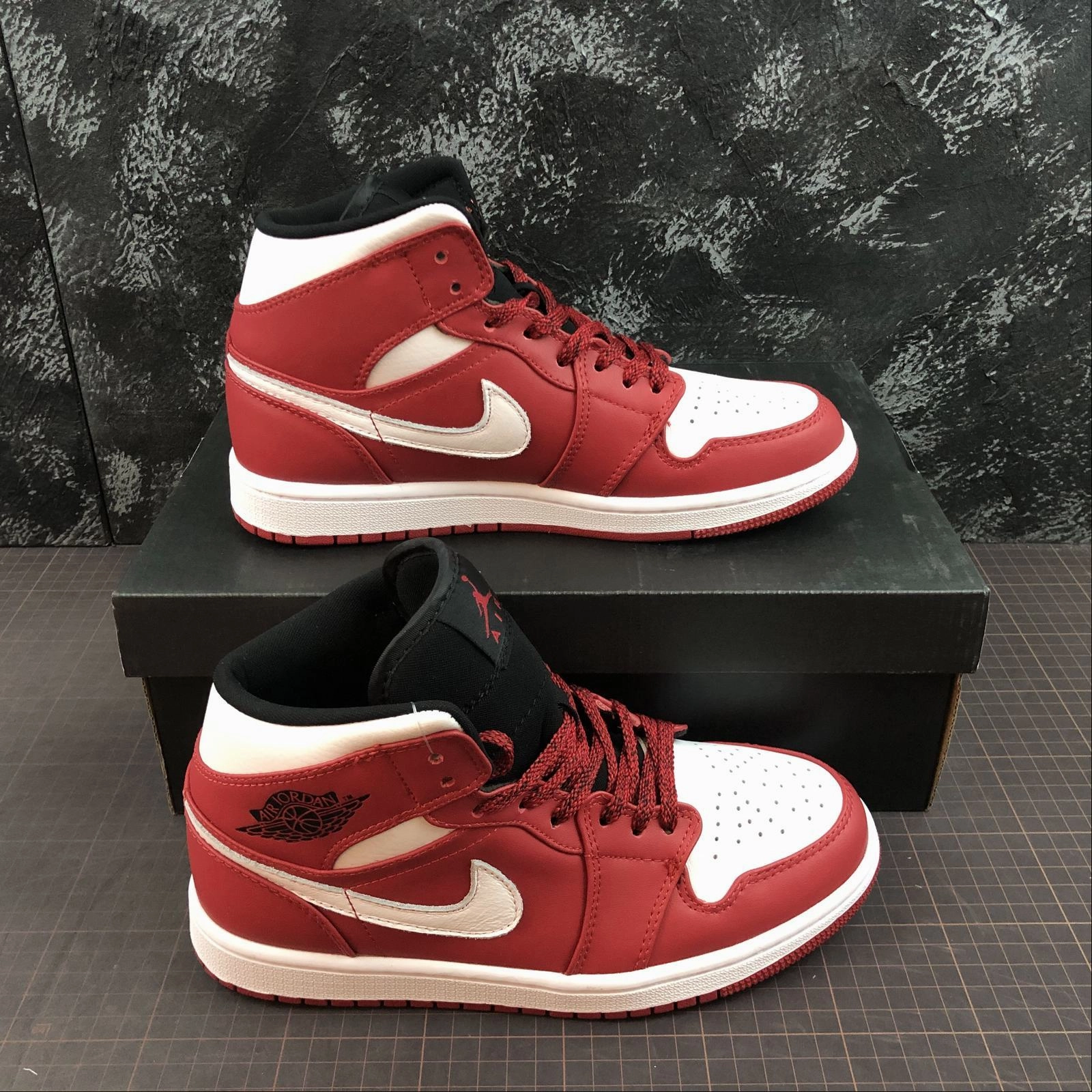 Air Jordan 1 Mid Gym Red Black White 554724-605 All Seasons Ventilation Channel Design