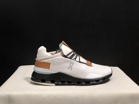 On Cloudnova Breathable Tongue Design Gusseted Tongue